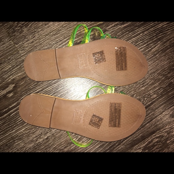BRAND NEW LIME GREEN SANDALS! - Picture 3 of 3
